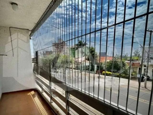 Casa venda em Vila Ipiranga, Porto Alegre
