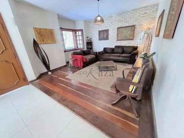 Casa venda em Região Imediata de São José dos Campos, Região Metropolitana do Vale do Paraíba e Litoral Norte