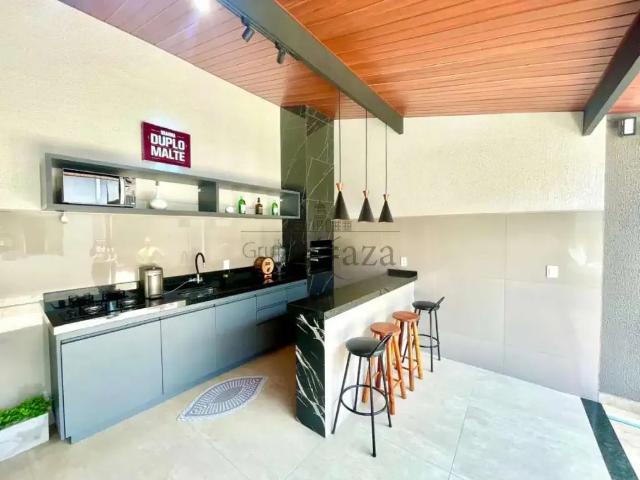 Casa venda em Região Imediata de São José dos Campos, Região Metropolitana do Vale do Paraíba e Litoral Norte