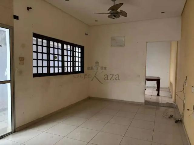 Casa venda em Região Imediata de São José dos Campos, Região Metropolitana do Vale do Paraíba e Litoral Norte