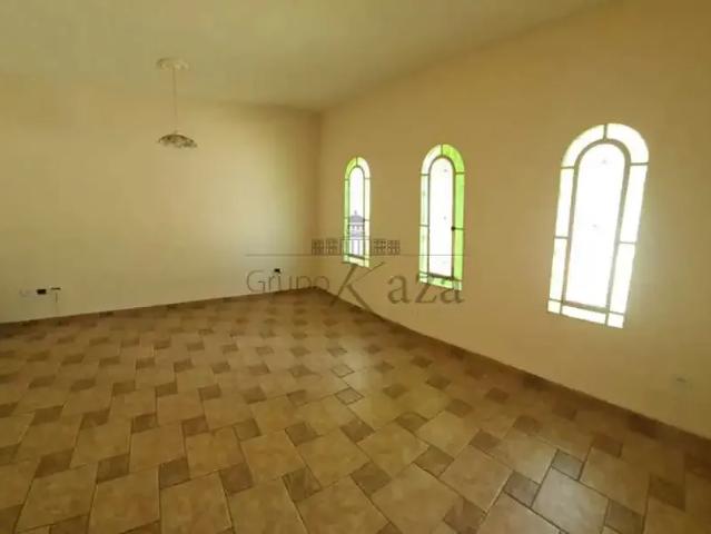 Casa venda em Região Imediata de São José dos Campos, Região Metropolitana do Vale do Paraíba e Litoral Norte