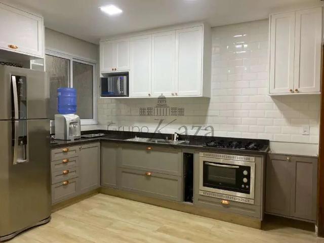 Casa venda em Região Imediata de São José dos Campos, Região Metropolitana do Vale do Paraíba e Litoral Norte