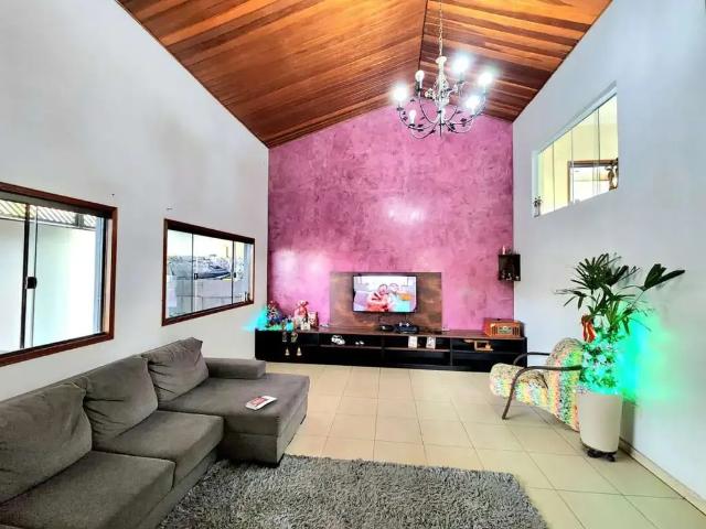 Casa venda em Região Imediata de Taubaté-Pindamonhangaba, Região Metropolitana do Vale do Paraíba e Litoral Norte