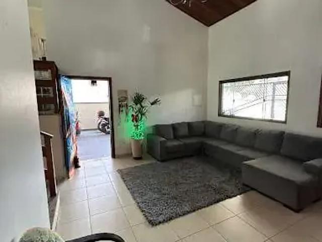 Casa venda em Região Imediata de Taubaté-Pindamonhangaba, Região Metropolitana do Vale do Paraíba e Litoral Norte
