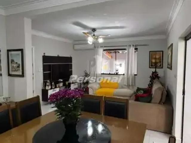 Casa venda em Região Imediata de Taubaté-Pindamonhangaba, Região Metropolitana do Vale do Paraíba e Litoral Norte