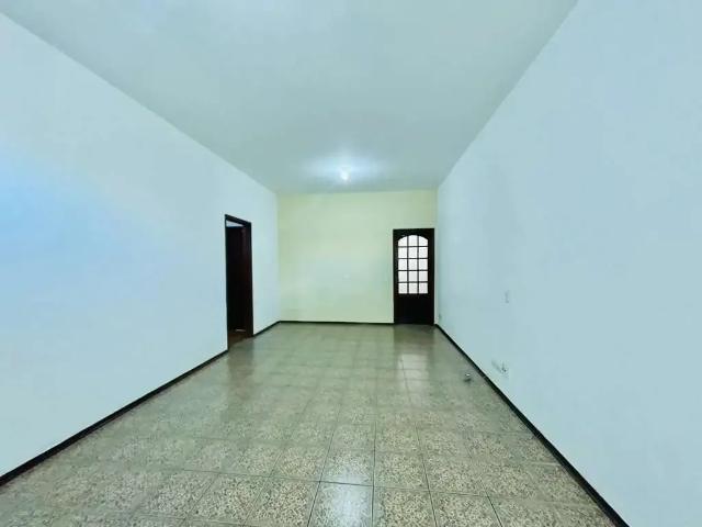 Casa venda em Região Imediata de Taubaté-Pindamonhangaba, Região Metropolitana do Vale do Paraíba e Litoral Norte