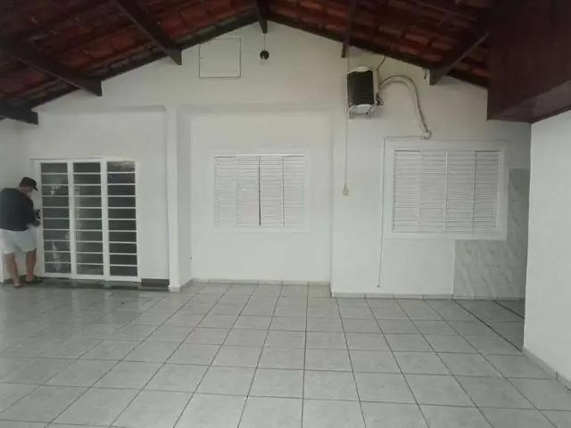 Casa venda em Região Imediata de Taubaté-Pindamonhangaba, Região Metropolitana do Vale do Paraíba e Litoral Norte