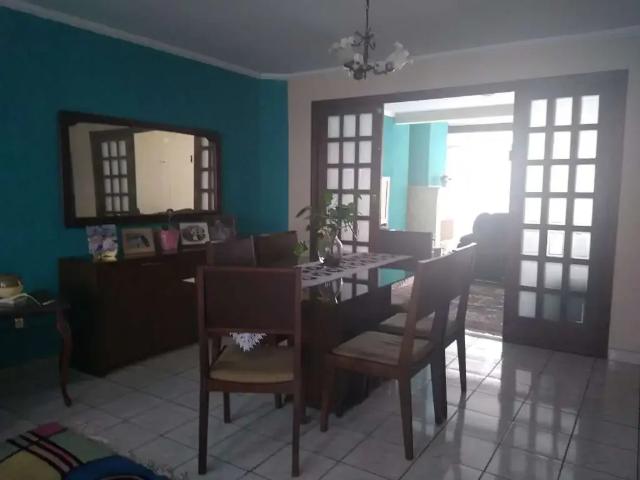 Casa venda em Região Imediata de Taubaté-Pindamonhangaba, Região Metropolitana do Vale do Paraíba e Litoral Norte