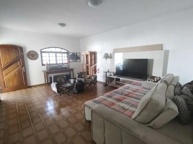 Casa venda em Região Imediata de Taubaté-Pindamonhangaba, Região Metropolitana do Vale do Paraíba e Litoral Norte