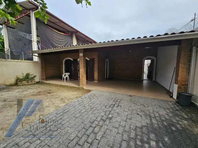 Casa venda em Ubatuba, Região Geográfica Intermediária de São José dos Campos