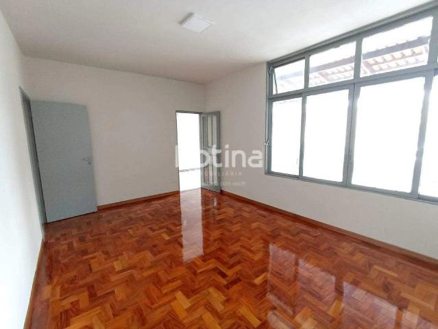 Casa venda em Setor Central, Uberlândia