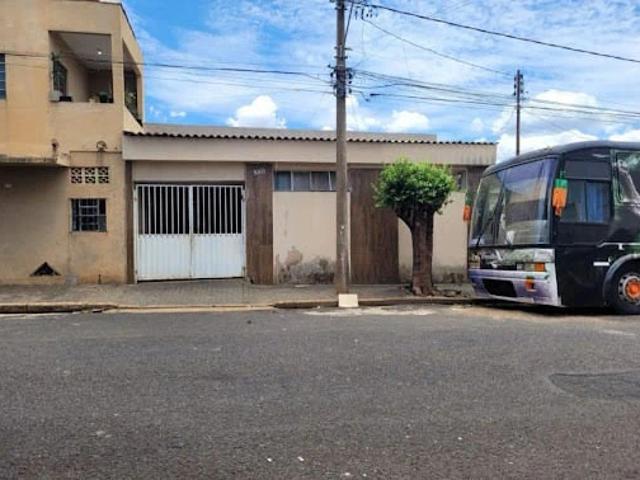 Casa venda em Uberlândia, Região Geográfica Intermediária de Uberlândia