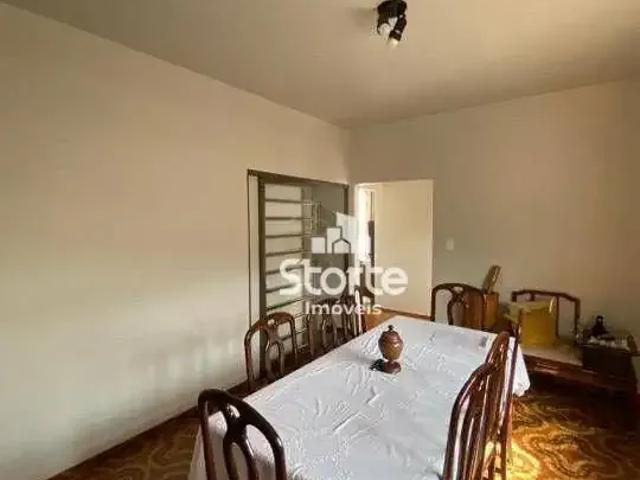 Casa venda em Setor Central, Uberlândia