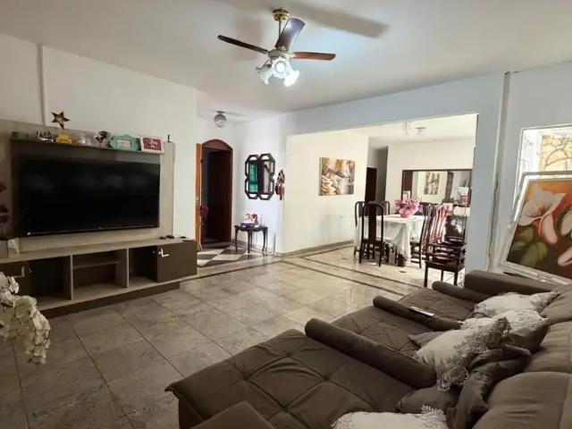 Casa venda em Uberlândia, Região Geográfica Intermediária de Uberlândia