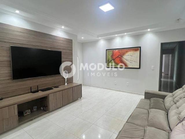 Casa venda em Residencial Integração, Uberlândia