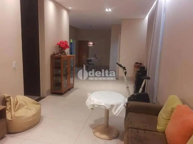Casa venda em Uberlândia, Região Geográfica Intermediária de Uberlândia