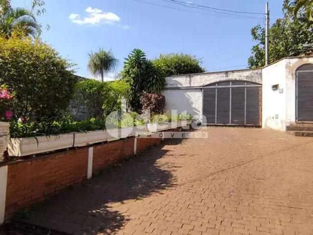 Casa venda em Uberlândia, Região Geográfica Intermediária de Uberlândia