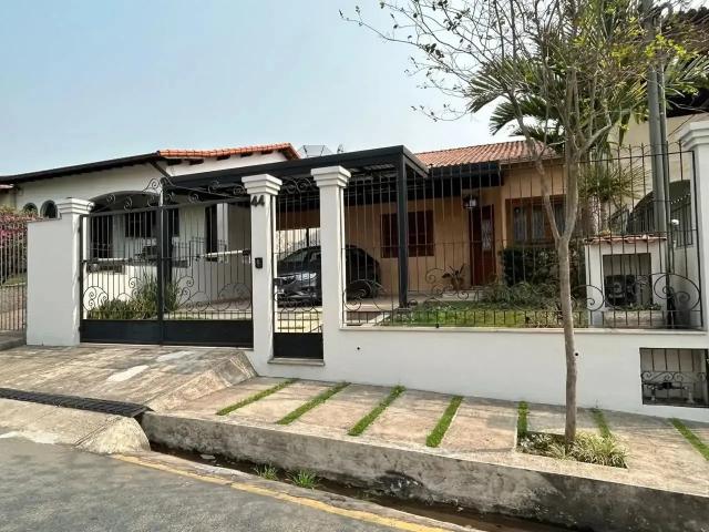 Casa venda em Região Geográfica Imediata de Volta Redonda-Barra Mansa, Volta Redonda