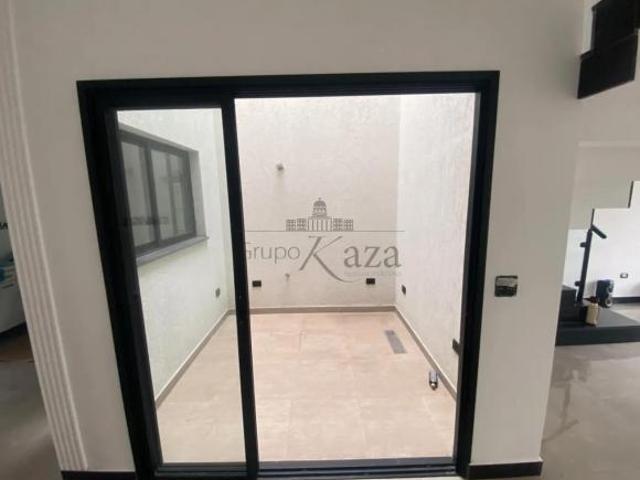 Casa venda em Região Imediata de São José dos Campos, Região Metropolitana do Vale do Paraíba e Litoral Norte