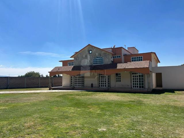 Casa en renta en Tepetlaoxtoc, Estado de México