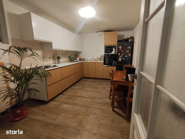 Casă vânzări