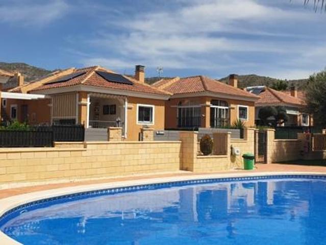 Casa en venta en Helechosa De Los Montes, Badajoz