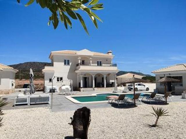 Casa en venta en Helechosa De Los Montes, Badajoz