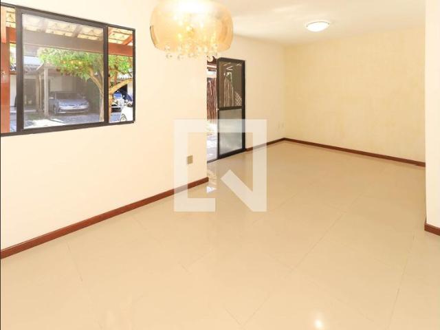 Casa aluguel em Região Geográfica Imediata de Salvador, Região Metropolitana de Salvador