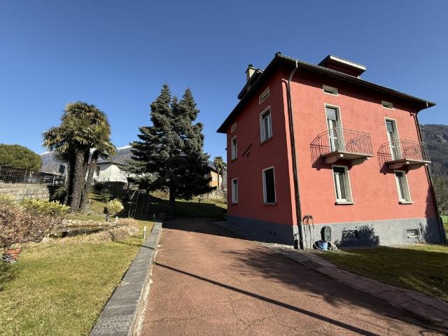 Mehrfamilienhaus kaufen in Bellinzona, Tessin