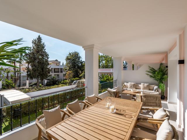Dúplex en venta en Nueva Andalucía, Costa del Sol Occidental