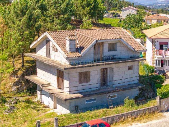 Casa venda em Rosém, Avessadas