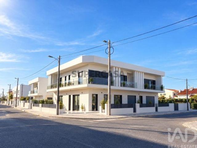 Casa venda em Fernão Ferro, Seixal