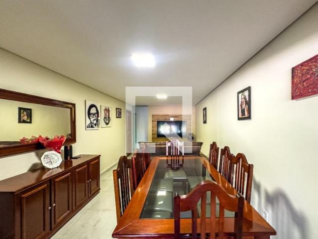 Casa venda em Região Geográfica Imediata do Distrito Federal, Região Integrada de Desenvolvimento do Distrito Federal e Entorno
