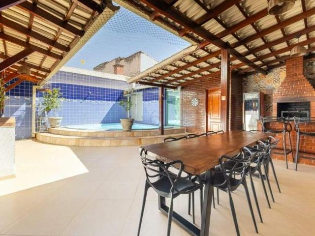 Casa venda em Região Geográfica Imediata do Distrito Federal, Região Integrada de Desenvolvimento do Distrito Federal e Entorno