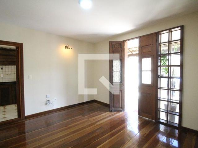 Casa aluguel em Região Geográfica Imediata do Rio de Janeiro, Região Metropolitana do Rio de Janeiro
