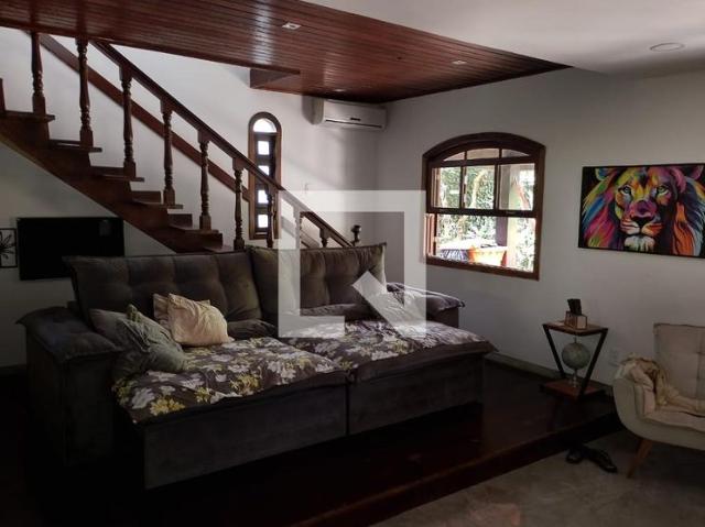 Casa aluguel em Região Geográfica Imediata do Rio de Janeiro, Região Metropolitana do Rio de Janeiro