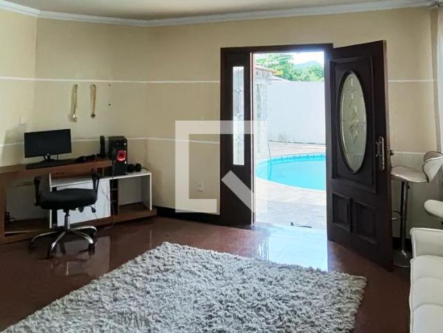 Casa aluguel em Região Geográfica Imediata do Rio de Janeiro, Região Metropolitana do Rio de Janeiro