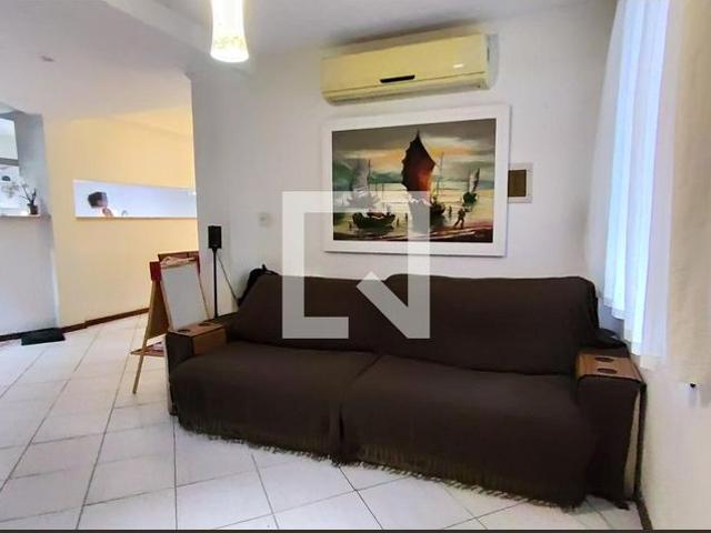 Casa aluguel em Região Geográfica Imediata do Rio de Janeiro, Região Metropolitana do Rio de Janeiro