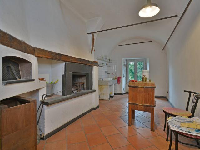 Appartamento in vendita a Balestrino, Liguria