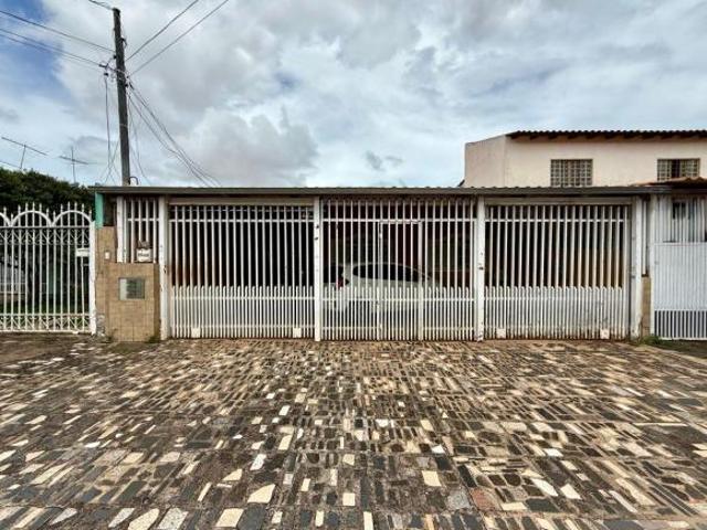 Casa venda em Região Geográfica Imediata do Distrito Federal, Região Integrada de Desenvolvimento do Distrito Federal e Entorno