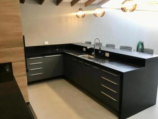 Casa venda em Região Imediata de São José dos Campos, Região Metropolitana do Vale do Paraíba e Litoral Norte