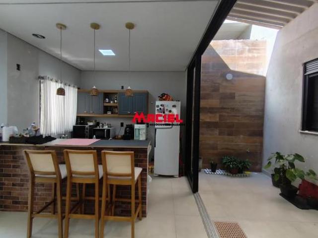 Casa venda em Região Imediata de São José dos Campos, Região Metropolitana do Vale do Paraíba e Litoral Norte