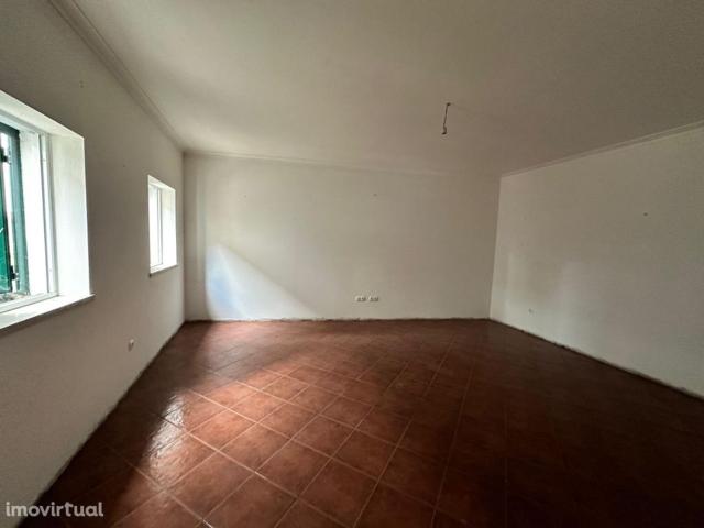 Casa venda em Coimbrã, Almalaguês