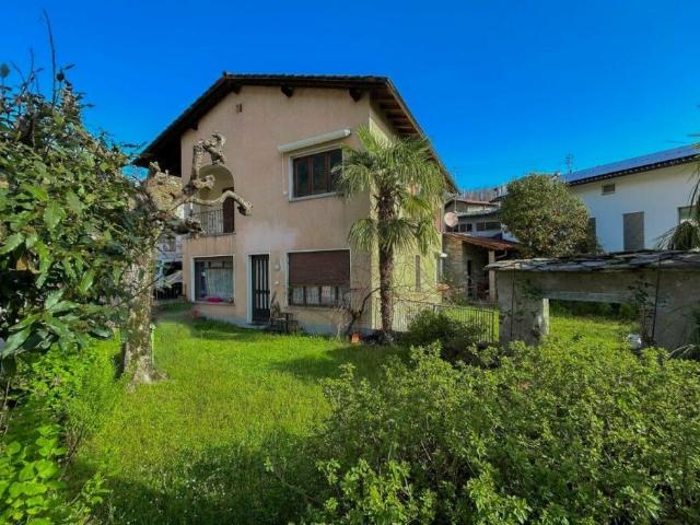 Haus kaufen in Losone, Tessin
