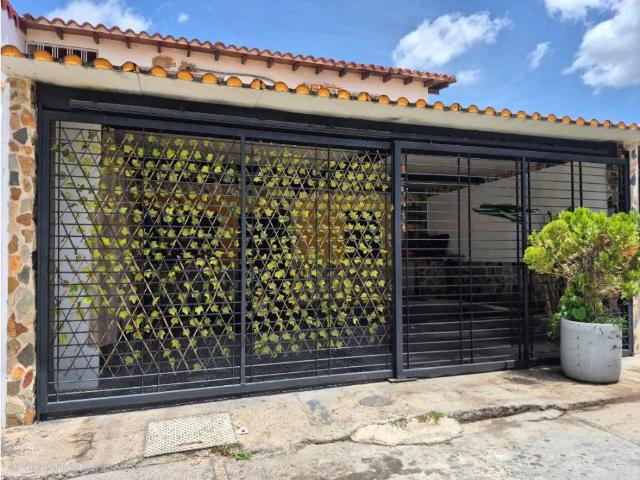 Casa en venta en Santa Rita, Aragua