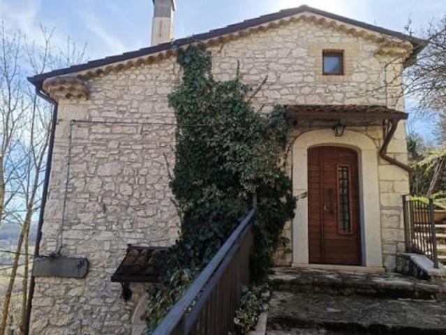 Palazzo in vendita a Carovilli, Molise