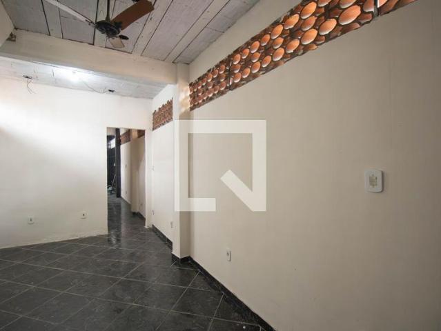 Casa aluguel em Região Geográfica Imediata do Rio de Janeiro, Região Metropolitana do Rio de Janeiro
