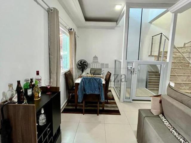 Casa venda em Região Imediata de São José dos Campos, Região Metropolitana do Vale do Paraíba e Litoral Norte