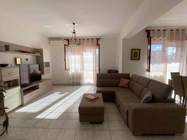 Appartamento in affitto a Porto Torres, Sardigna/Sardegna