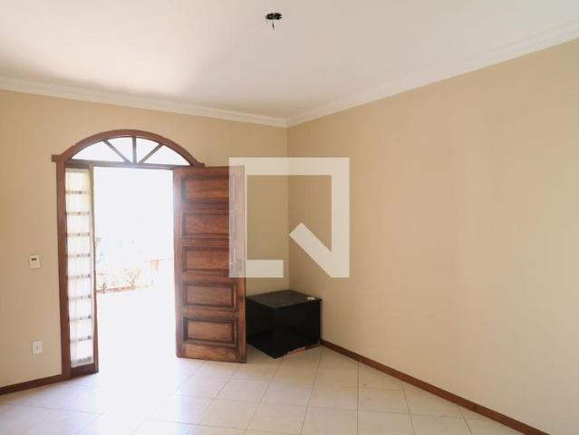 Casa aluguel em Regional Nordeste, Belo Horizonte